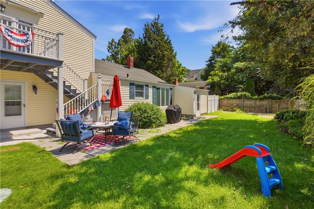 54 Canton Avenue, Portsmouth, RI 02871