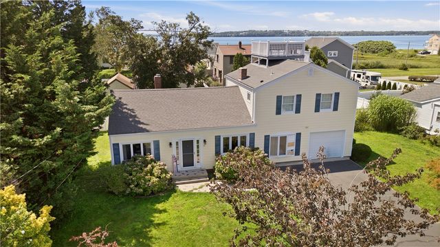 54 Canton Avenue, Portsmouth, RI 02871