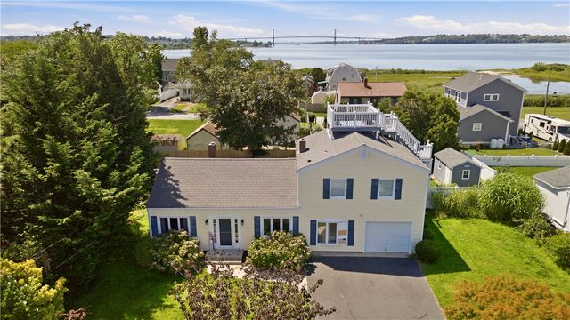 54 Canton Avenue, Portsmouth, RI 02871