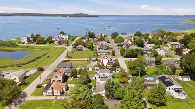 54 Canton Avenue, Portsmouth, RI 02871