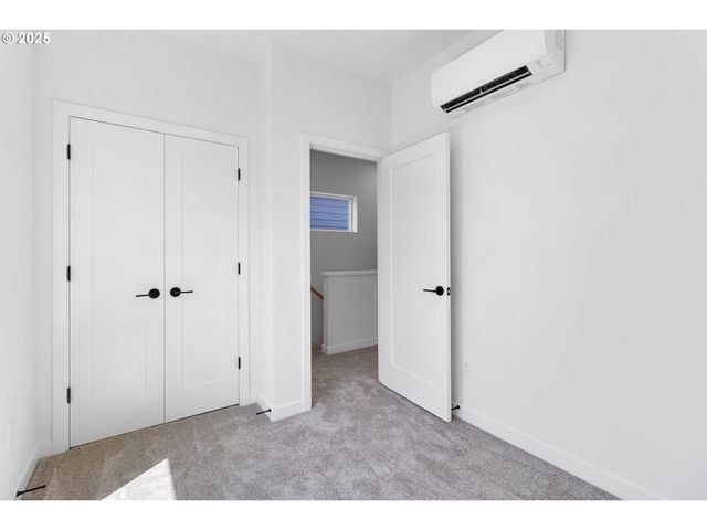 6916 N SWIFT St, Portland, OR 97203