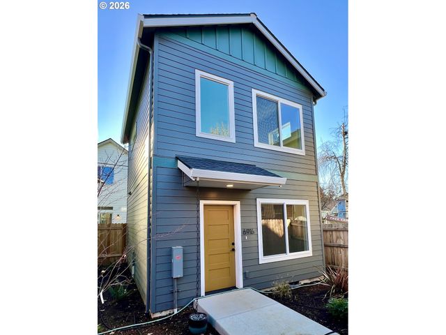 6916 N SWIFT St, Portland, OR 97203
