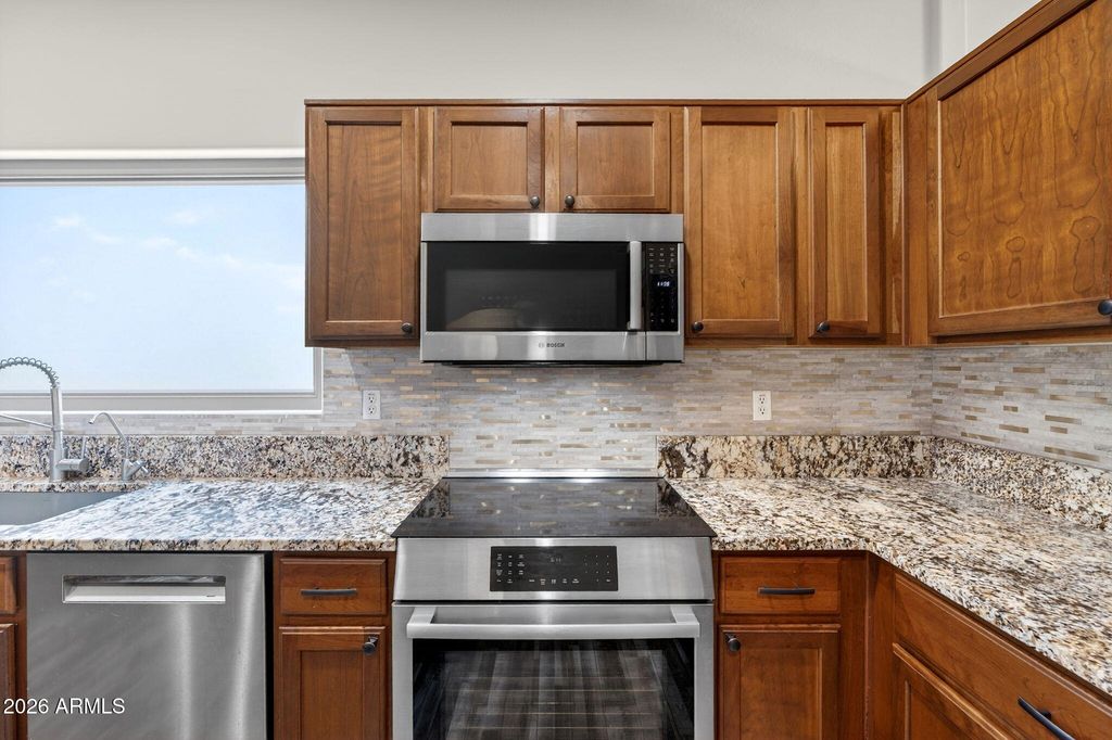 Image 18 of property listing at 266 W SEVEN SEAS Drive, Casa Grande, AZ 85122