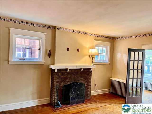 54 West Elizabeth Avenue, Bethlehem City, PA 18018