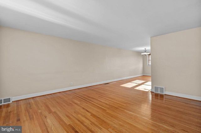 4313 DEERPATH LN, Philadelphia, PA 19154