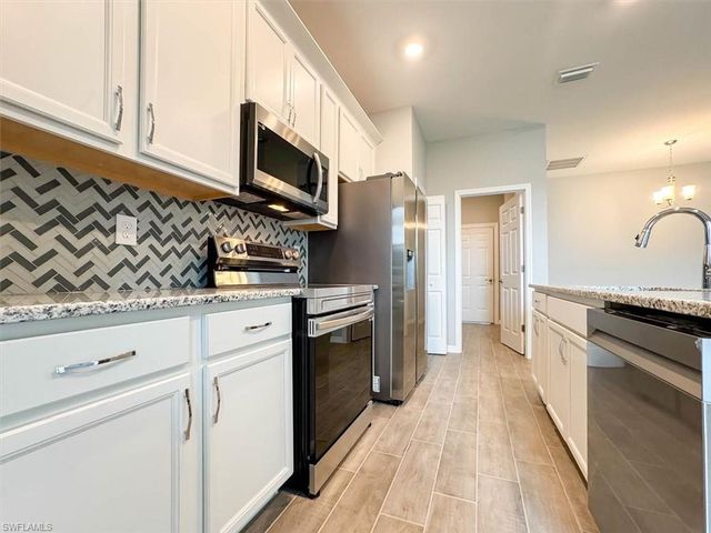 512 NW 25th AVE, Cape Coral, FL 33993