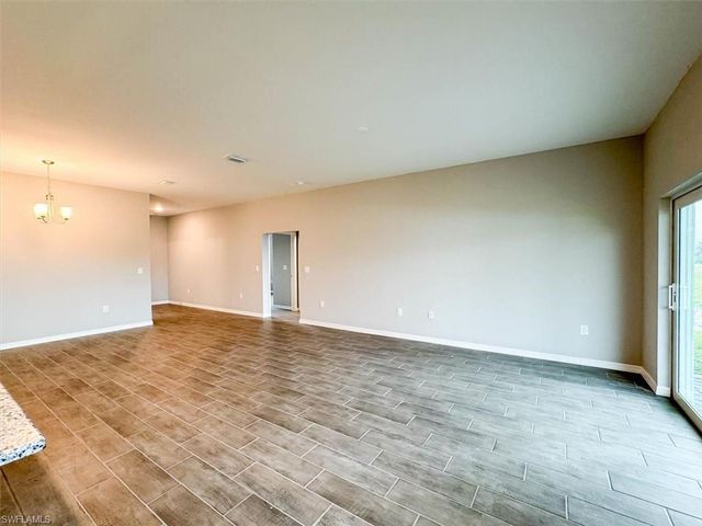 512 NW 25th AVE, Cape Coral, FL 33993