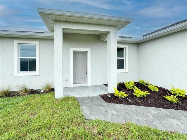 512 NW 25th AVE, Cape Coral, FL 33993