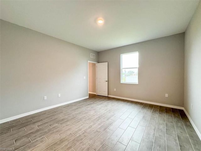 512 NW 25th AVE, Cape Coral, FL 33993
