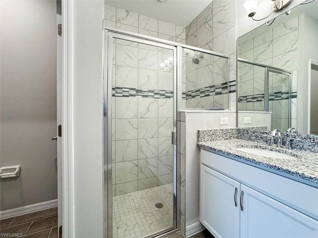 512 NW 25th AVE, Cape Coral, FL 33993