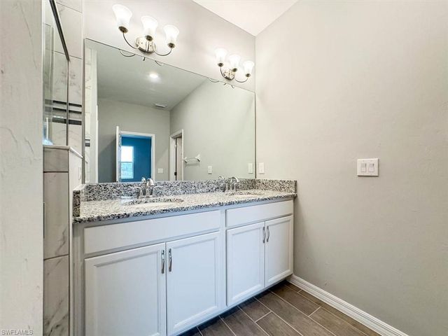512 NW 25th AVE, Cape Coral, FL 33993