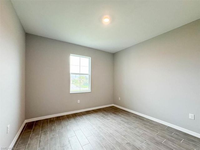 512 NW 25th AVE, Cape Coral, FL 33993