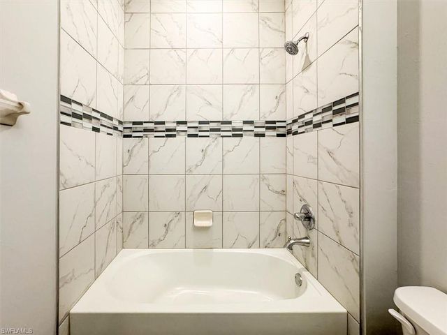 512 NW 25th AVE, Cape Coral, FL 33993
