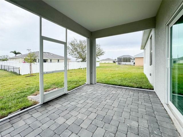 512 NW 25th AVE, Cape Coral, FL 33993