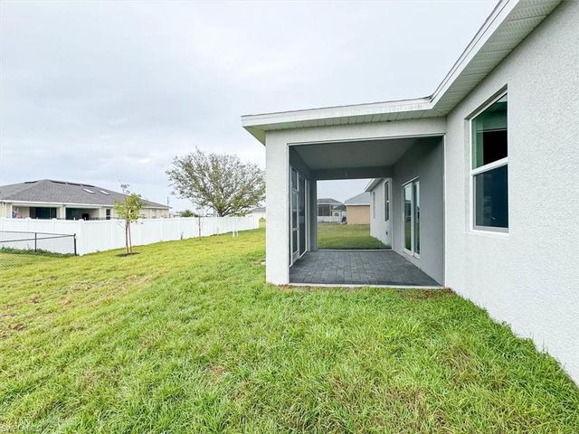 512 NW 25th AVE, Cape Coral, FL 33993