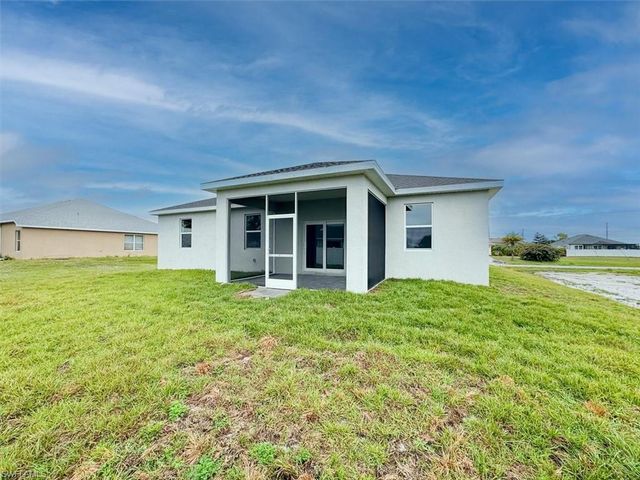 512 NW 25th AVE, Cape Coral, FL 33993