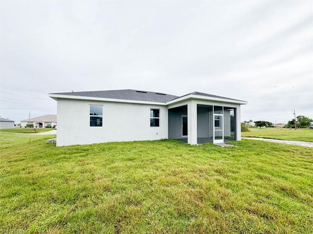 512 NW 25th AVE, Cape Coral, FL 33993