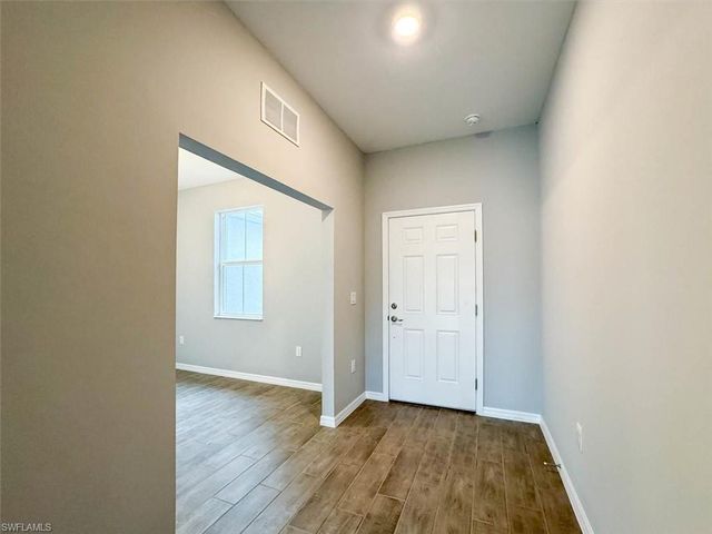 512 NW 25th AVE, Cape Coral, FL 33993