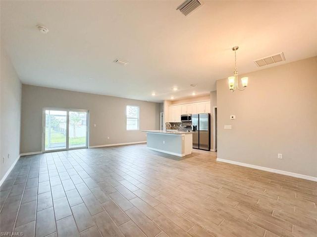 512 NW 25th AVE, Cape Coral, FL 33993