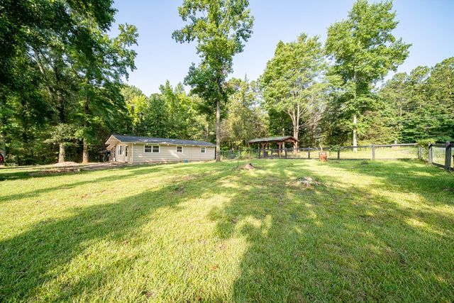 22 Oak Drive, Pine Mountain, GA 31822