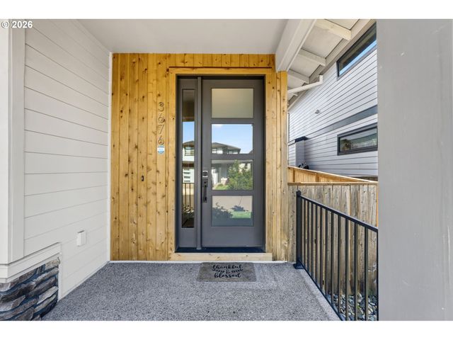 3676 Sw TEGART Ln, Gresham, OR 97080