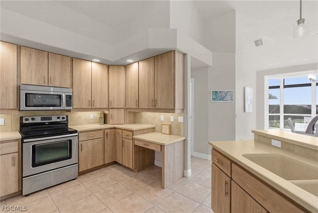 2822 SW 40th ST, Cape Coral, FL 33914