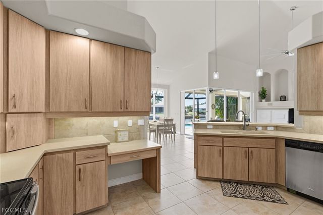 2822 SW 40th ST, Cape Coral, FL 33914