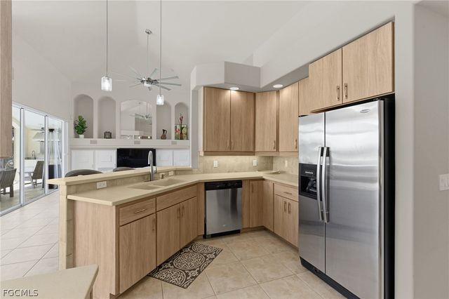 2822 SW 40th ST, Cape Coral, FL 33914