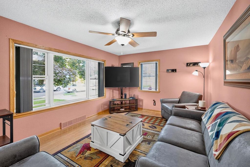 713 Powers Avenue, Madison, WI 53714