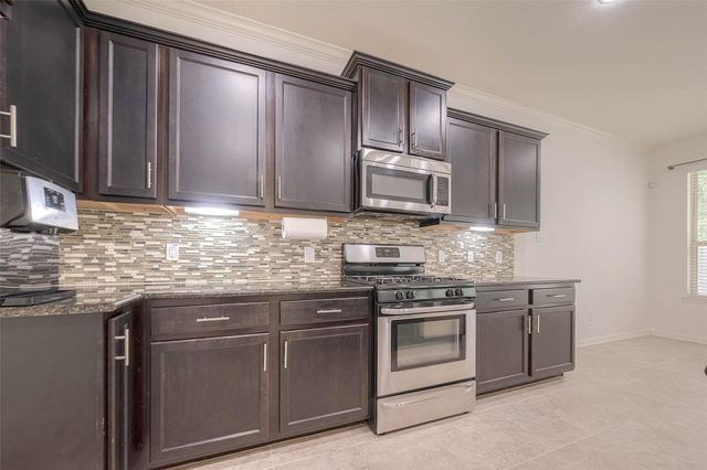 2261 Oak Circle Drive N, Conroe, TX 77301