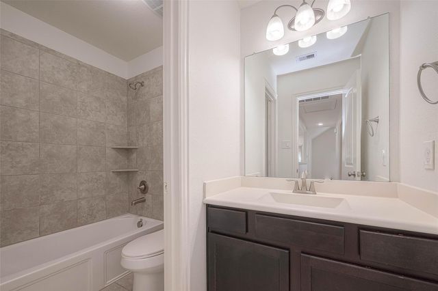 2261 Oak Circle Drive N, Conroe, TX 77301