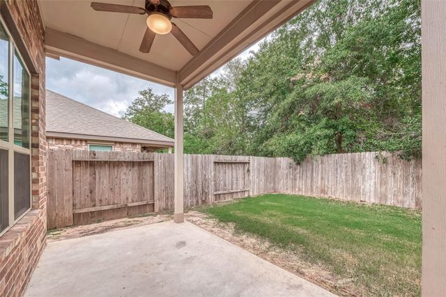 2261 Oak Circle Drive N, Conroe, TX 77301