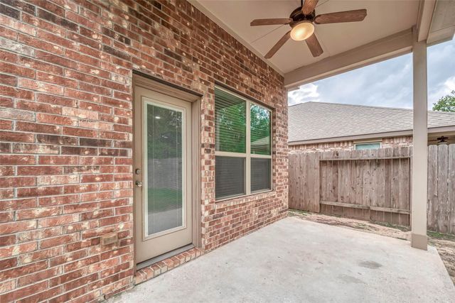 2261 Oak Circle Drive N, Conroe, TX 77301