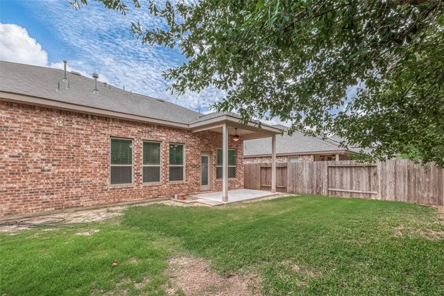 2261 Oak Circle Drive N, Conroe, TX 77301