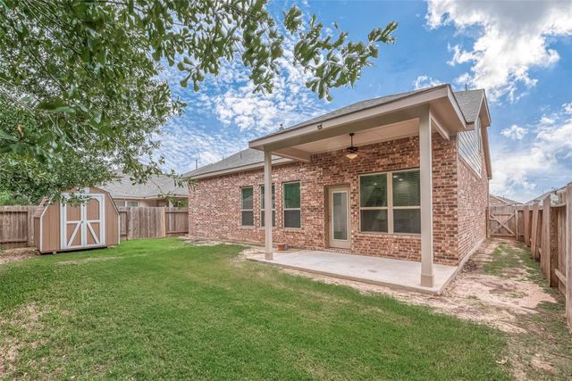 2261 Oak Circle Drive N, Conroe, TX 77301