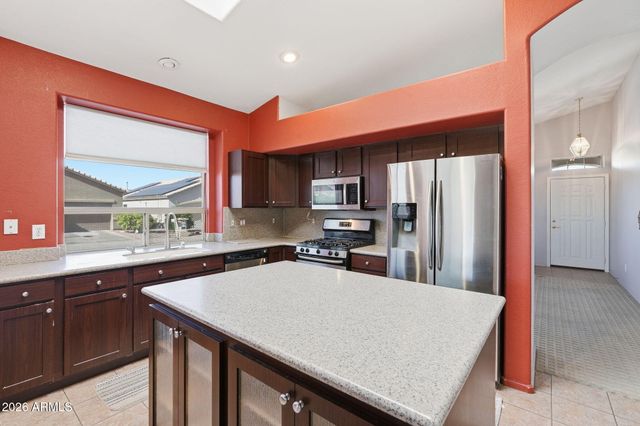 17320 N THORNBERRY Drive, Surprise, AZ 85374