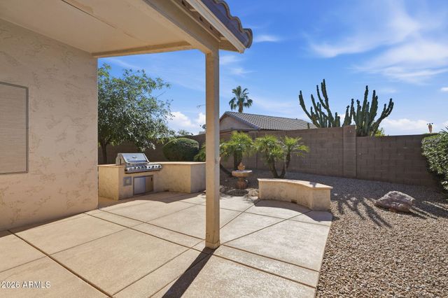 17320 N THORNBERRY Drive, Surprise, AZ 85374