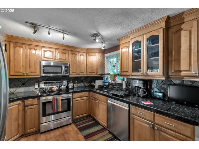 808 Ne 108TH St, Vancouver, WA 98685