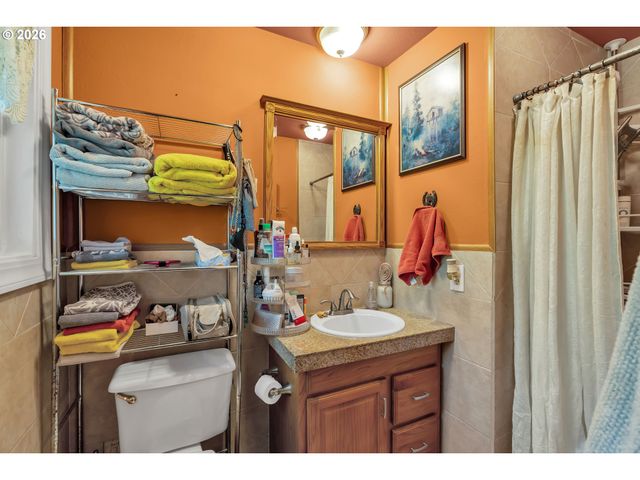 808 Ne 108TH St, Vancouver, WA 98685