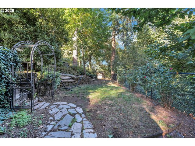 808 Ne 108TH St, Vancouver, WA 98685