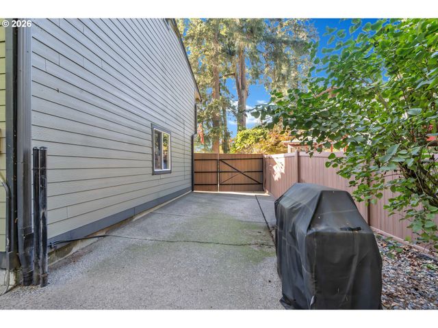 808 Ne 108TH St, Vancouver, WA 98685