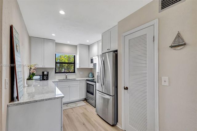 755 Saturn St G202, Jupiter, FL 33477