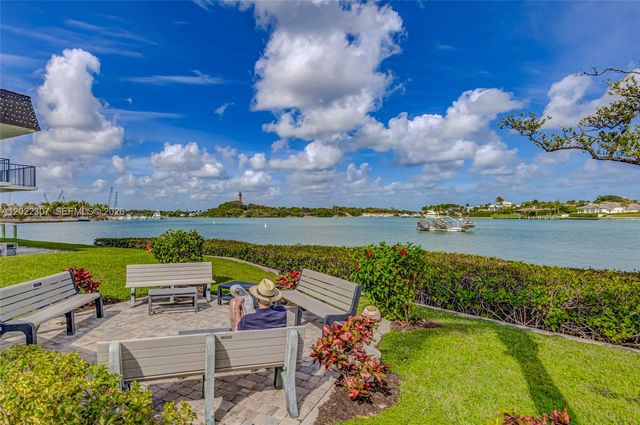 755 Saturn St G202, Jupiter, FL 33477