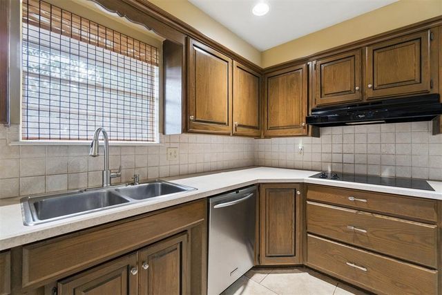 2013 Bella Vista Drive, Edmond, OK 73013