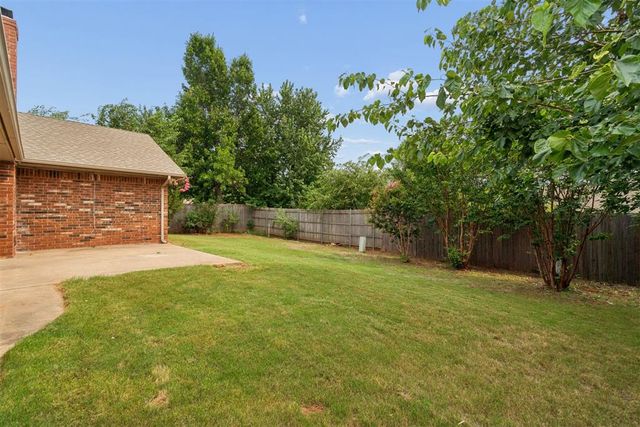 2013 Bella Vista Drive, Edmond, OK 73013