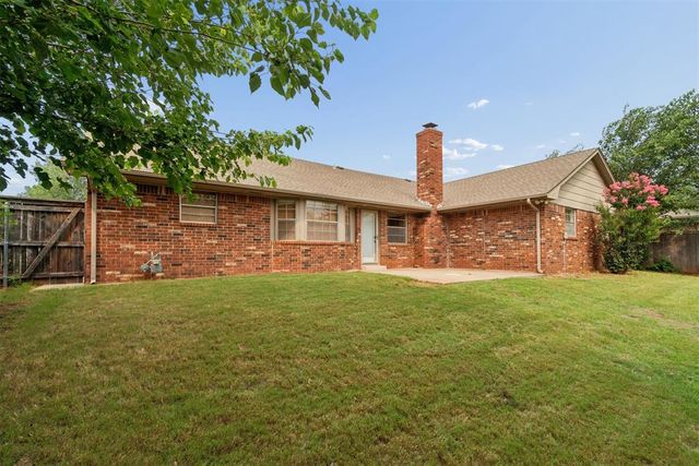 2013 Bella Vista Drive, Edmond, OK 73013