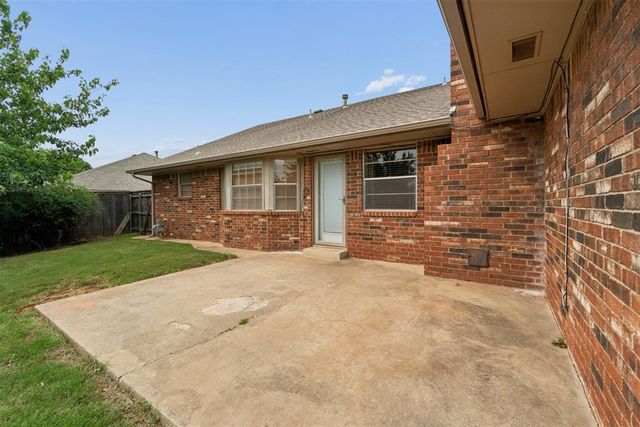 2013 Bella Vista Drive, Edmond, OK 73013