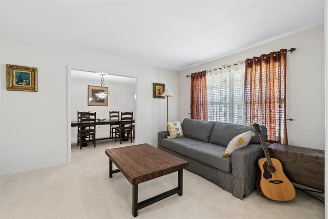 2013 Bella Vista Drive, Edmond, OK 73013