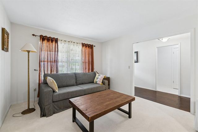 2013 Bella Vista Drive, Edmond, OK 73013