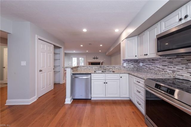 5302 Sloane SQ, Williamsburg, VA 23188